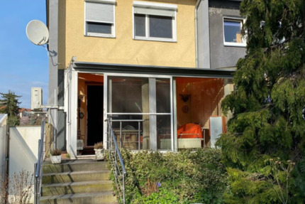 Bezugsfreies Reihenendhaus in Mariendorf mit großem Garten