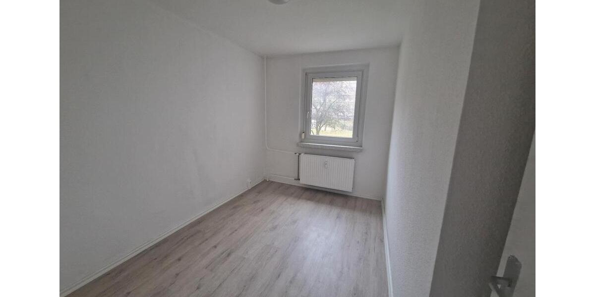 **JETZT EINZIEHEN**3-Zimmer-Wohnung EG Balkon Bad mit Wanne ab sofort 3 zimmer