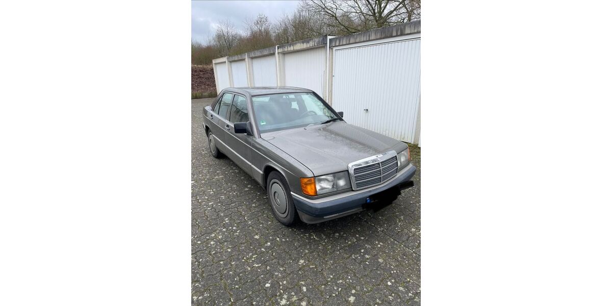 Mercedes-Benz 190 272.000 km 5.000 &euro; Grevenbroich 41517