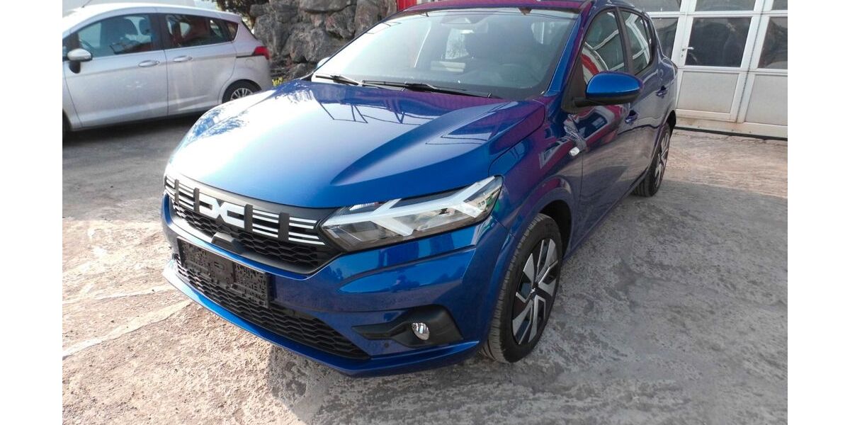 Dacia Sandero 8.000 km 14.400 &euro; Korbach 34497
