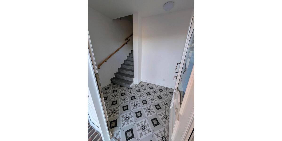 Etagenwohnung Garrel - 4 Zimmer, 150 m&sup2;, 1.000&euro; | Angebot:26406050