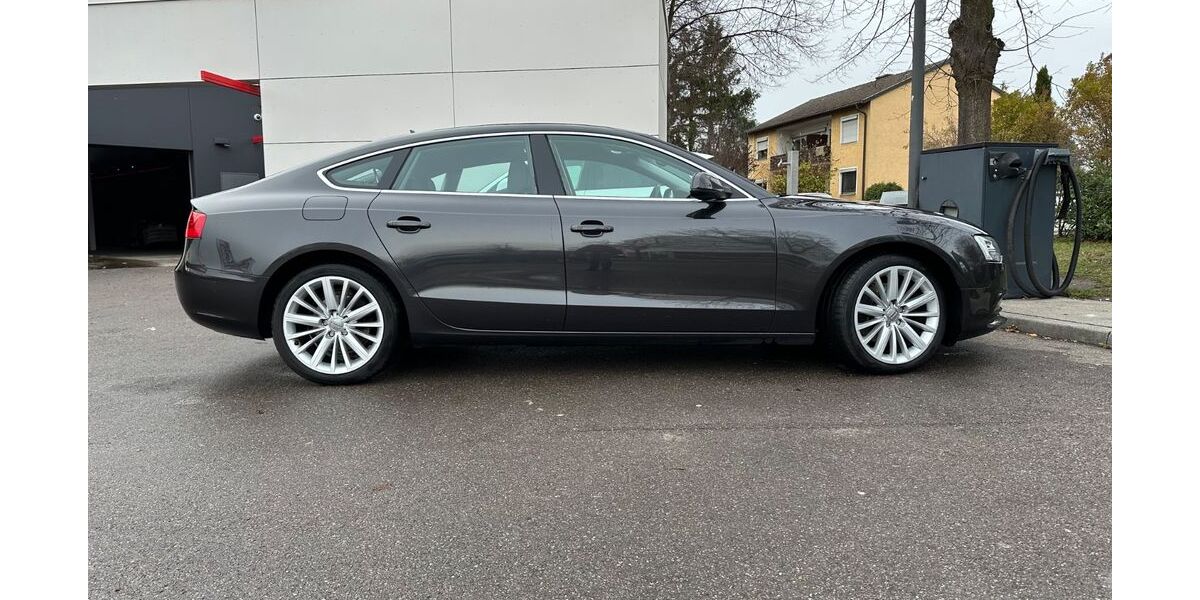 Audi A5 177.000 km 13.999 &euro; München 80992