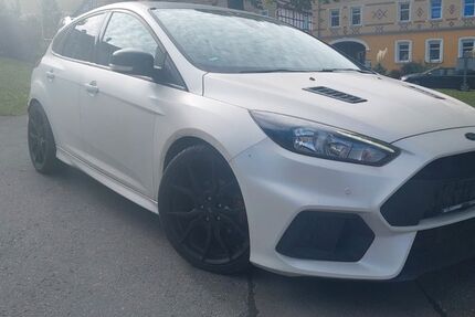 Ford Focus 77.500 km 12.900 &euro; Schmieritz 07819