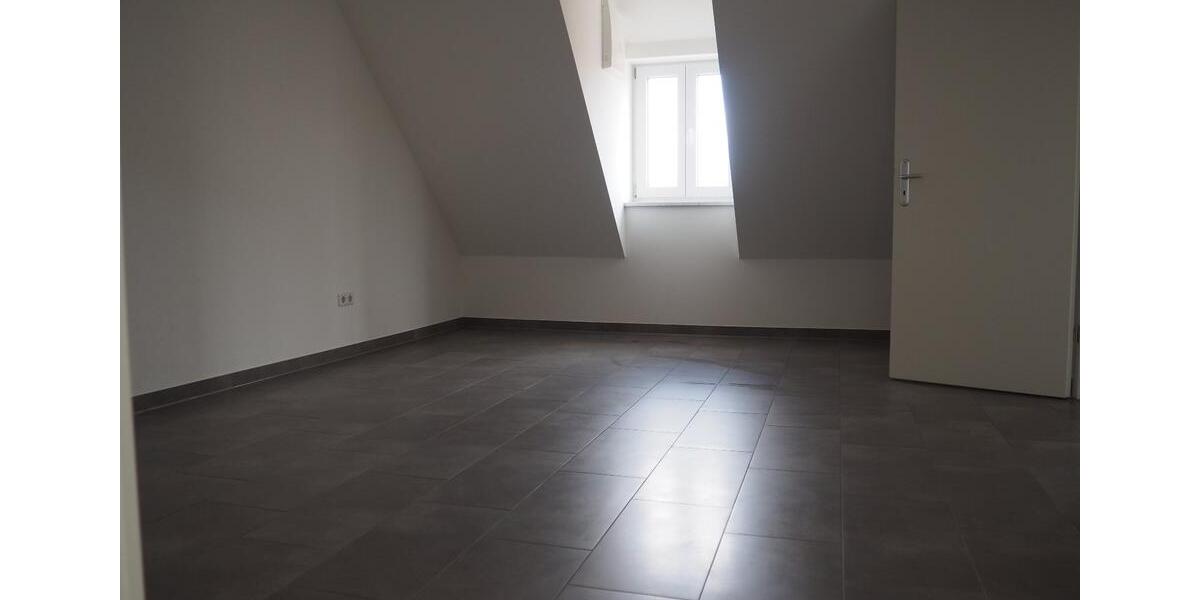 Dachgeschoßwohnung Parsberg - 2 Zimmer, 73 m&sup2;, 640&euro; | Angebot:24432699