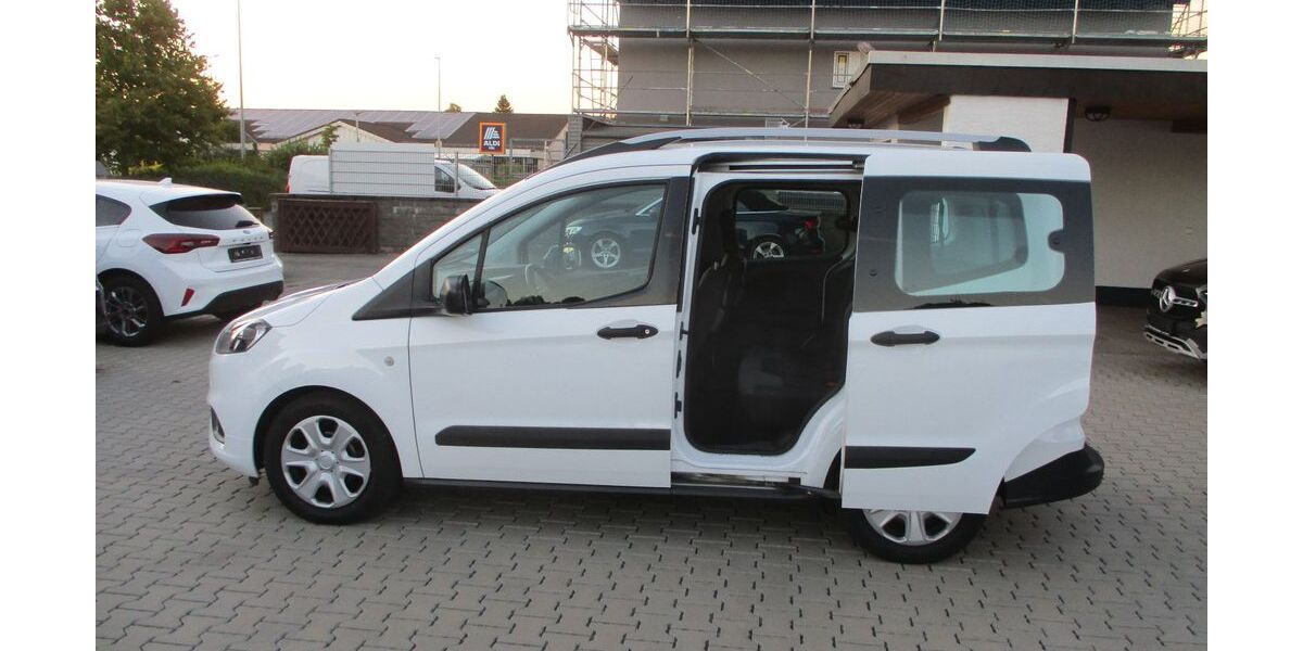 Ford Tourneo Courier 147.110 km 10.599 &euro; Babenhausen 64832