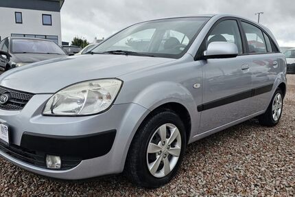 Kia Rio 118.000 km 3.999 &euro; Kritzow 23970