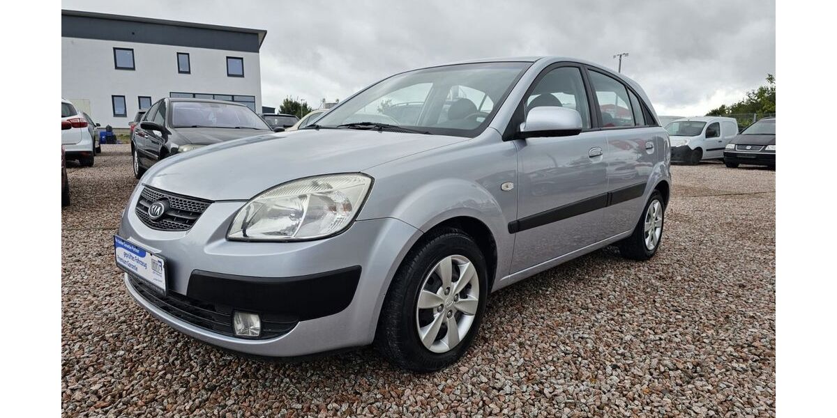 Kia Rio 118.000 km 3.999 &euro; Kritzow 23970