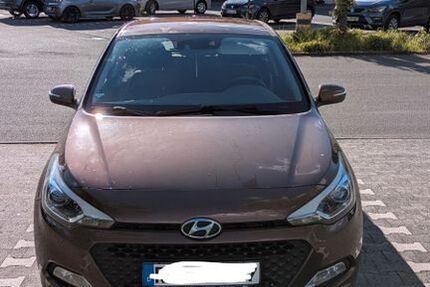 Hyundai i20 102.500 km 7.999 &euro; Bad Schwalbach 65307