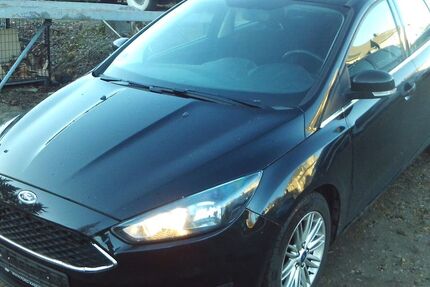 Ford Focus 121.000 km 4.400 &euro; Limbach-Oberfrohna 09212