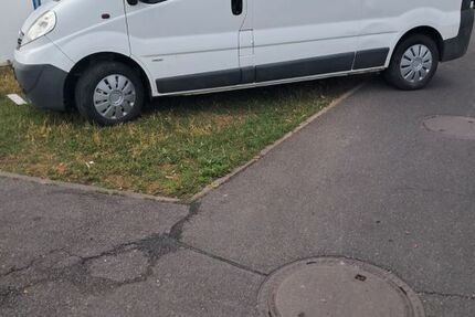 Opel Vivaro 180.000 km 3.100 &euro; nürnberg 90443