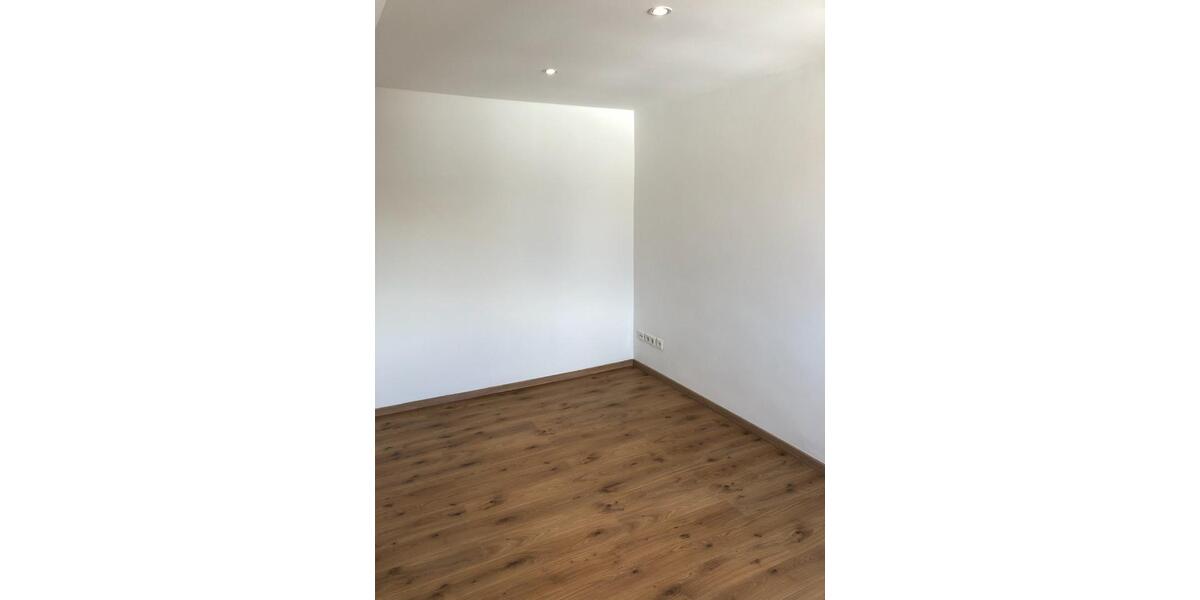 Dachgeschoßwohnung Karlsfeld - 2.5 Zimmer, 58 m&sup2;, 1.085&euro; | Angebot:26314002