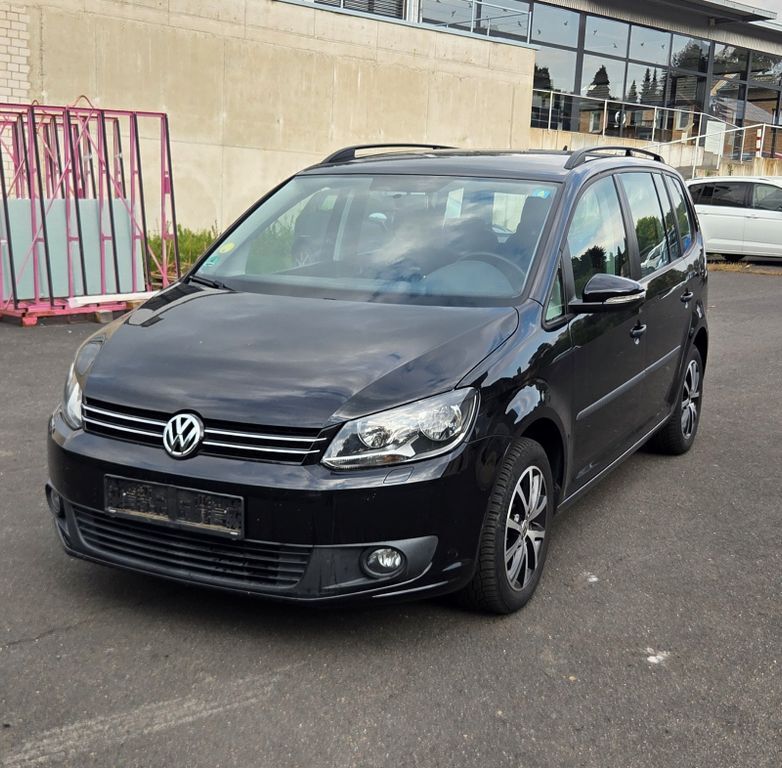 VW Touran 141.107 km 9.500 € Wachtberg 53343