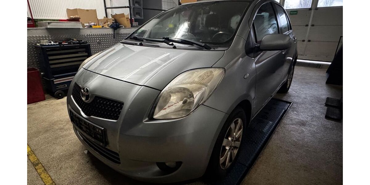 Toyota Yaris 184.258 km 4.490 &euro; Berlin 13359
