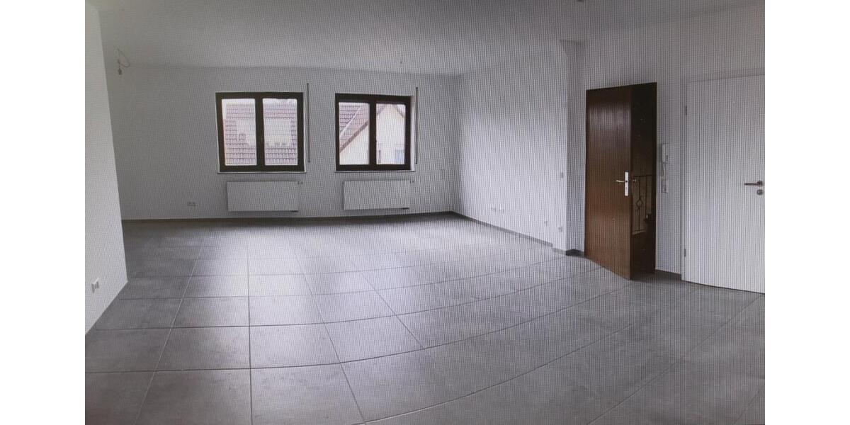 Dachgeschoßwohnung Villingen-Schwenningen Schwenningen - 4.5 Zimmer, 107 m&sup2;, 1.200&euro; | Angebot:26384373