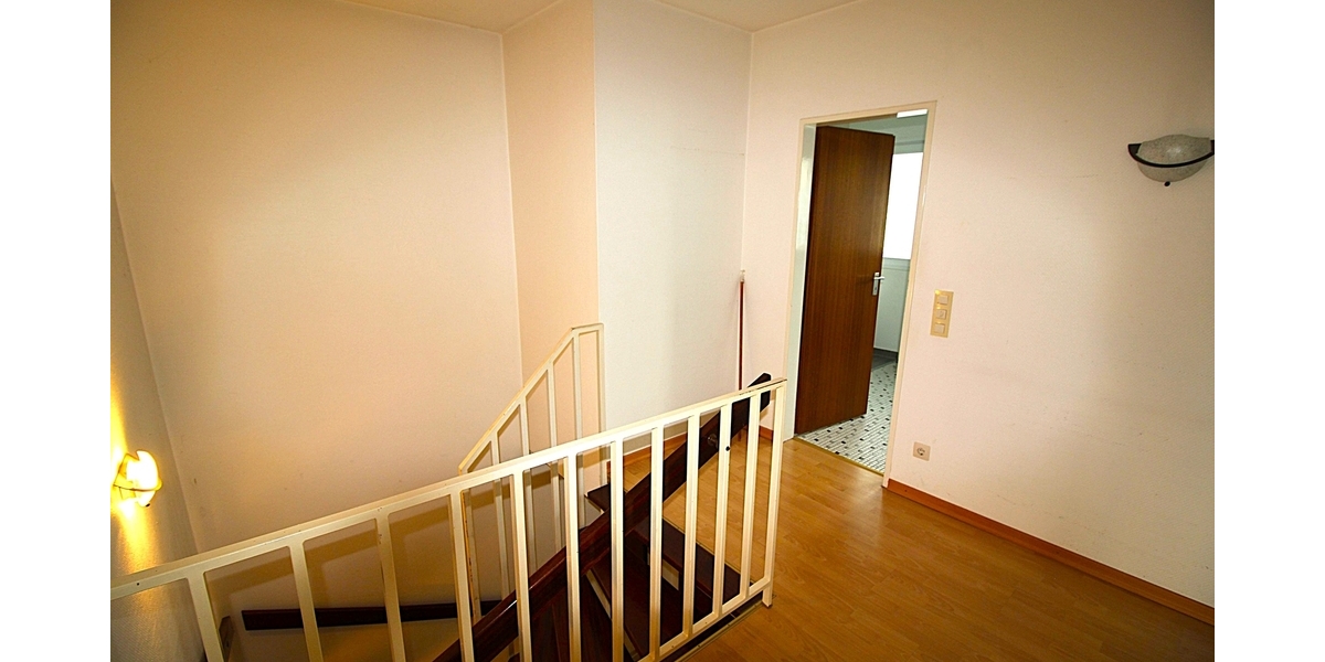 Klassisches, gut gepflegtes Reihenmittelhaus mit schönem Garten und Garage. Top Lage von Witzhelden! - Einfamilienhaus Leichlingen / Witzhelden Witzhelden | Angebot:25920125