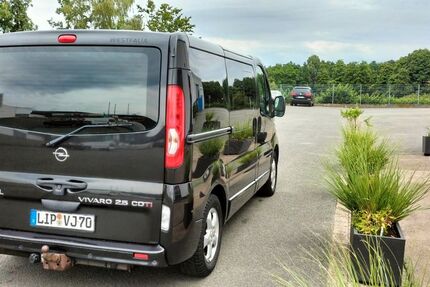 Opel Vivaro 176.000 km 13.500 € Detmold 32756