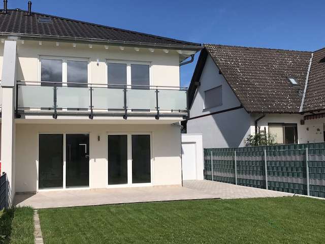 Einfamilienhaus Oberhausen-Rheinhausen Rheinhausen - 4.5 Zimmer, 145 m&sup2;, 1.540&euro; | Angebot:24869617
