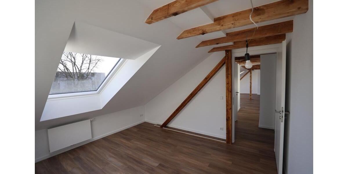 Dachgeschoßwohnung Neuss Augustinusviertel - 3 Zimmer, 71 m&sup2;, 990&euro; | Angebot:24811495