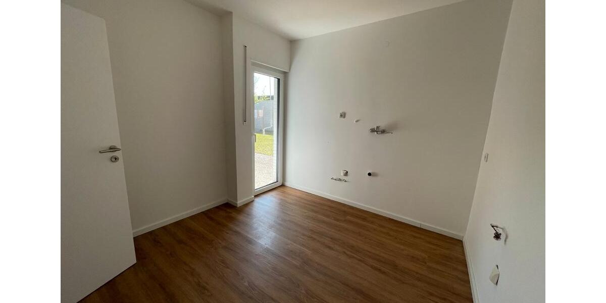 Bungalow Schloß Holte-Stukenbrock Stukenbrock - 5 Zimmer, 140 m&sup2;, 1.550&euro; | Angebot:26318920