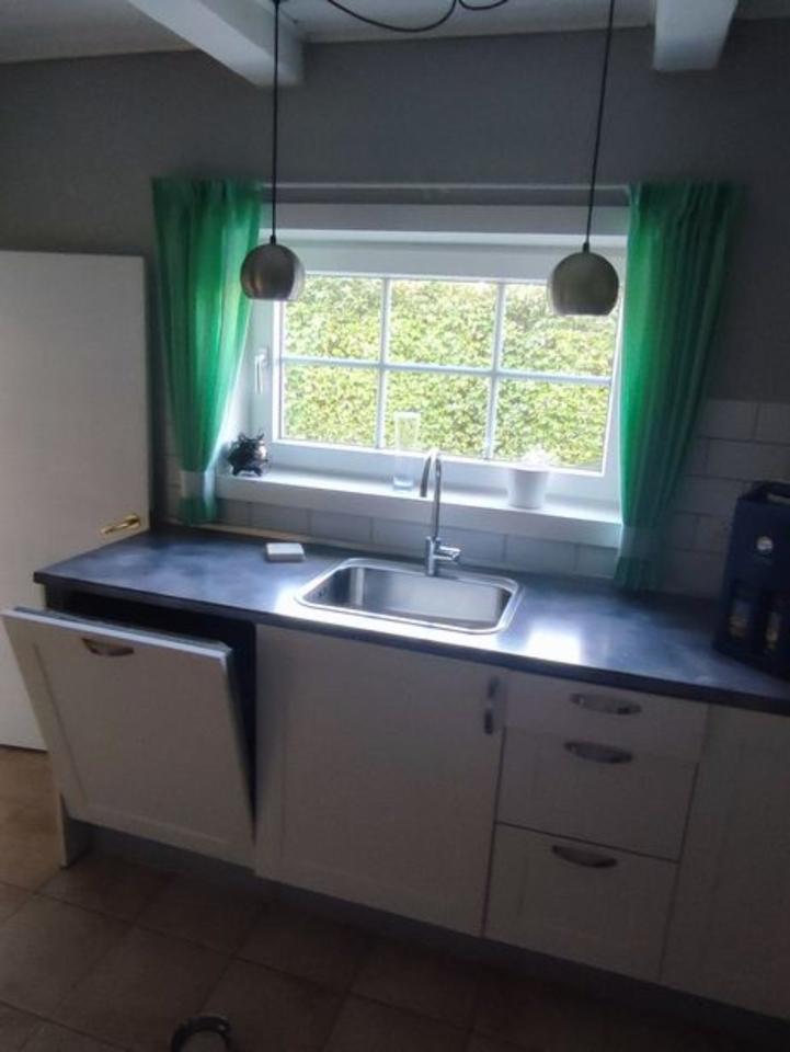 Schönes Einfamilienhaus mit großem Grunstück und Carport in DK