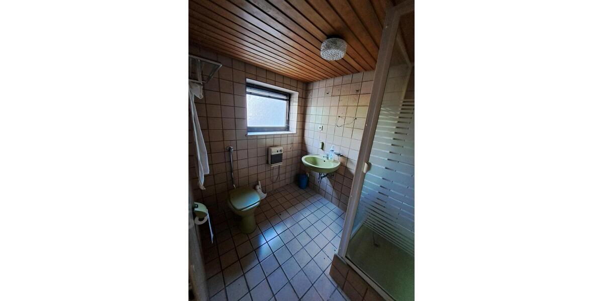 Reihenhaus Überherrn - 7 Zimmer, 204 m&sup2;, 300.000&euro; | Angebot:27208119
