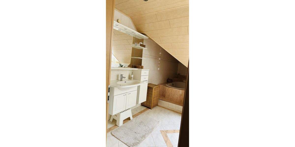 Moderne 4,5-Zimmer-Wohnung mit Balkon - ca. 130 m² in ruhiger Lage von Tauberbischofsheim 4 zimmer