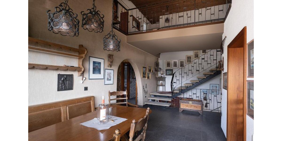 Einfamilienhaus Niefern-Öschelbronn Öschelbronn - 10 Zimmer, 459 m&sup2;, 950.000&euro; | Angebot:25352401