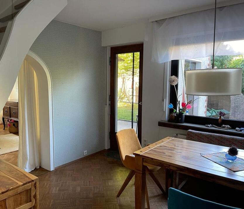 Ihr Traumhaus mit 8,5 Zimmer, 184 m², PV-Anlage, Naturgarten
