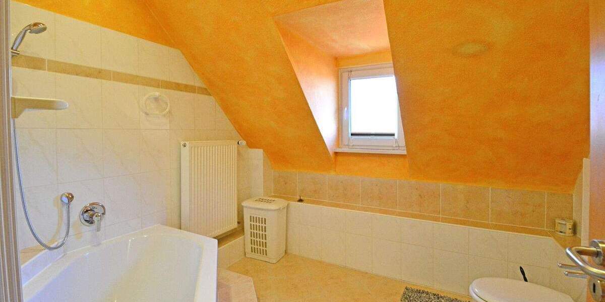 Mehrfamilienhaus, Wohnhaus Hofgeismar / Hombressen Hombressen - 9 Zimmer, 245 m&sup2;, 330.000&euro; | Angebot:25735154