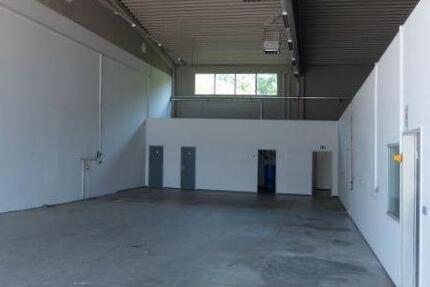 VH2776b Moderne Werkstatt-Lagerhallen mit integrierten Büros und Freiflächen Pentling zimmer