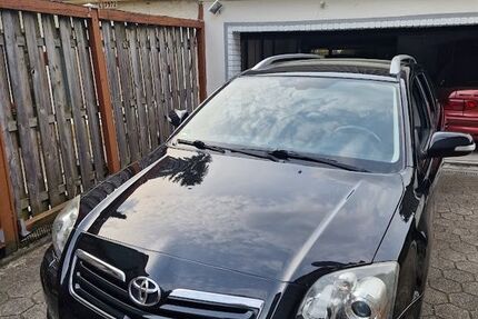 Toyota Avensis 221.500 km 2.490 &euro; Dortmund 44149