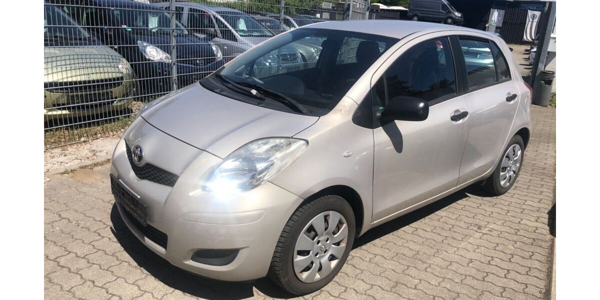 Toyota Yaris 88.452 km 5.980 &euro; Hamburg 22147