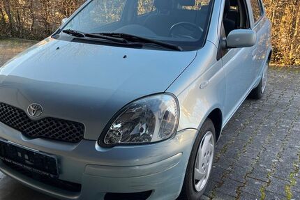 Toyota Yaris 65.200 km 2.600 &euro; Heubach Württ. 73540