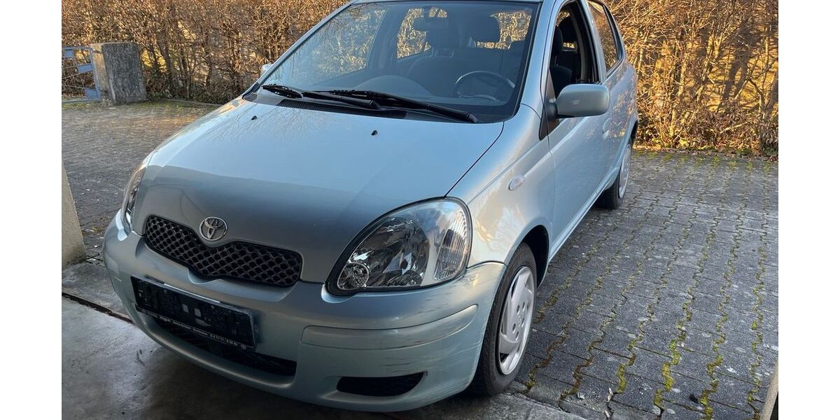 Toyota Yaris 65.200 km 2.600 &euro; Heubach Württ. 73540