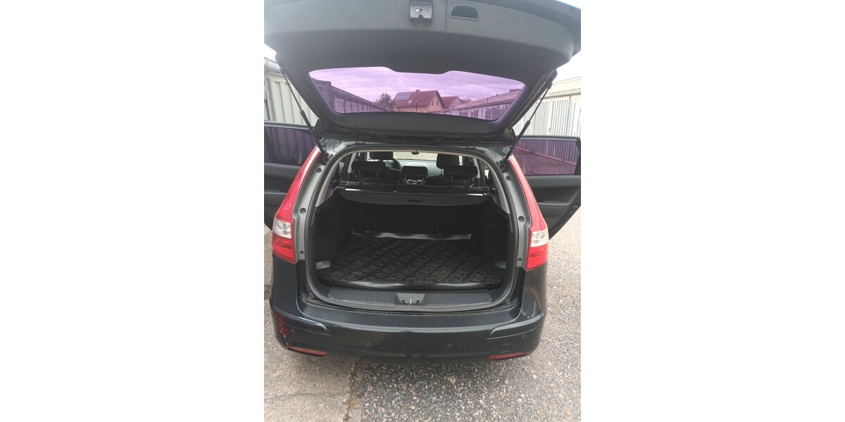 Hyundai i30 CW 92.000 km 4.400 &euro; Erfurt 99084