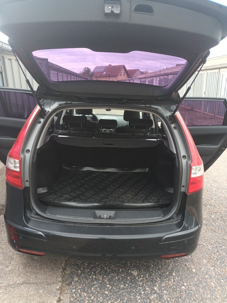 Hyundai i30 CW 92.000 km 4.400 € Erfurt 99084