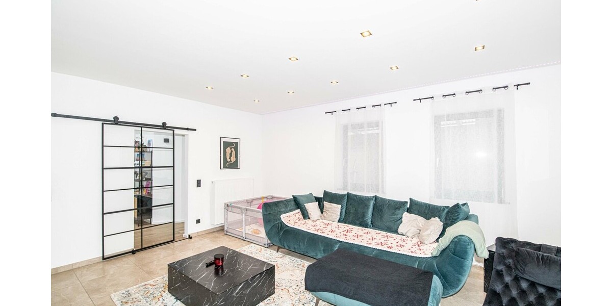 Modernisiertes Reihenmittelhaus mit Gartenidylle und großzügigem Wohnambiente - Reihenmittelhaus Rötz | Angebot:24749413