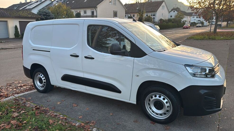Citroen Berlingo 172.000 km 8.250 € Singen (Hohentwiel) 78224