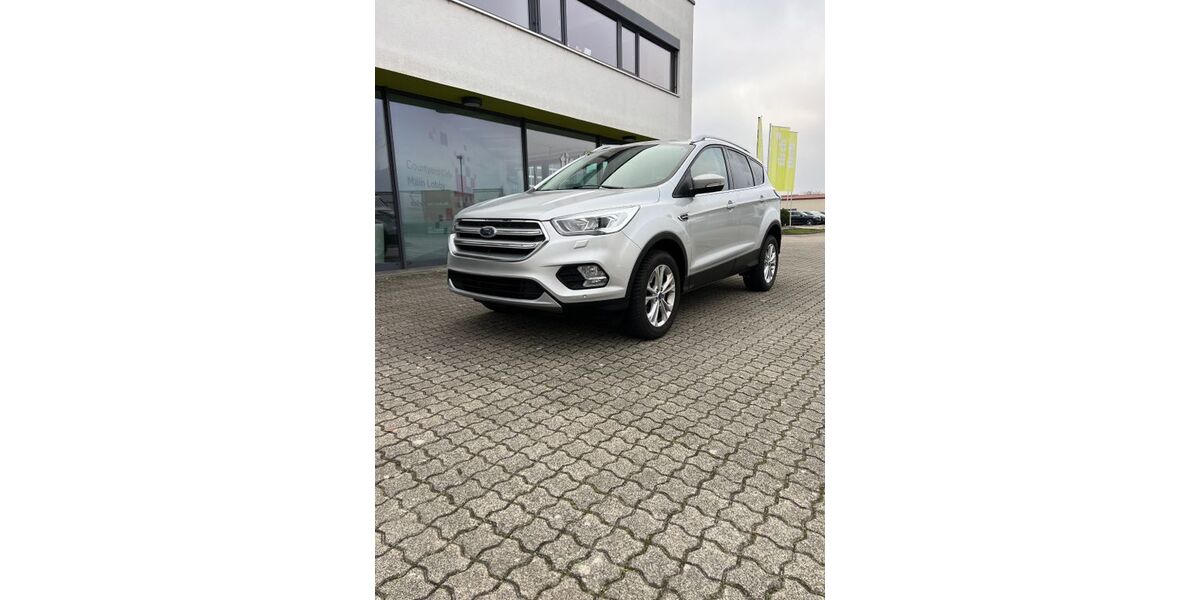 Ford Kuga 64.555 km 15.700 &euro; Achern 77855