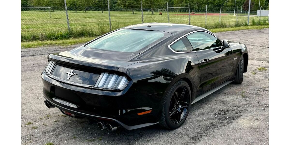 Ford Mustang 162.000 km 30.500 &euro; Hamm 59073