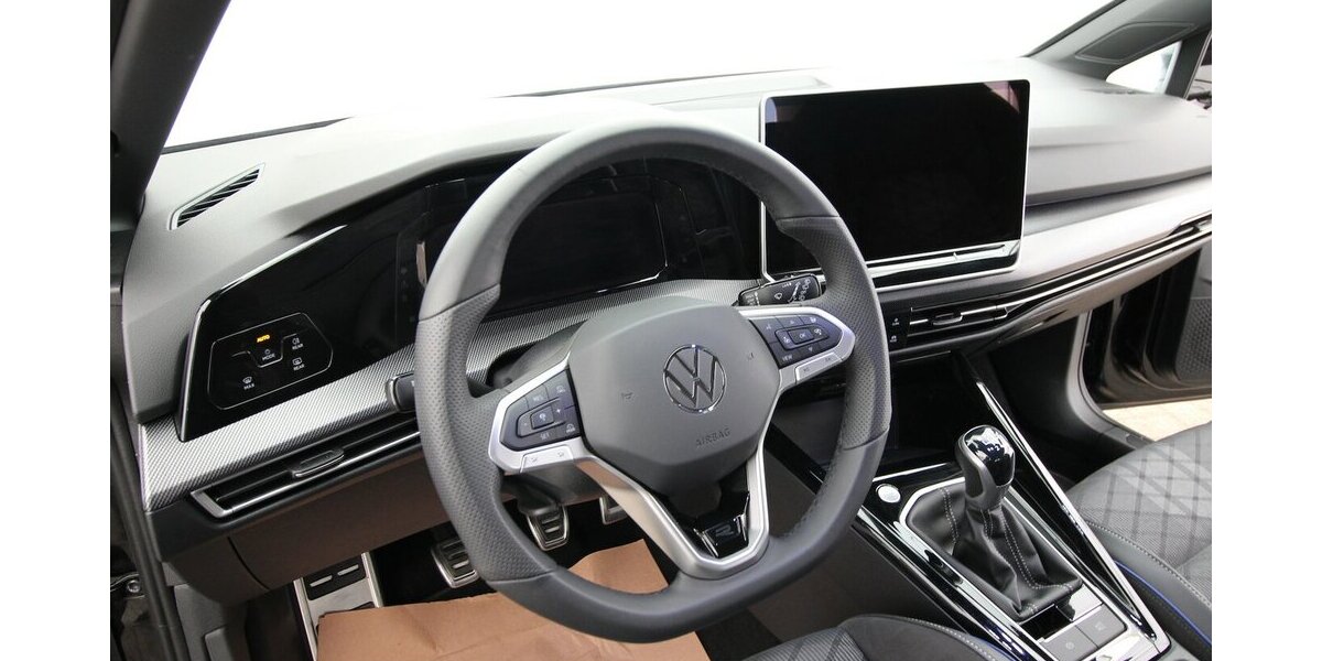 VW Golf VIII Variant 1.5 TSI R-Line LED+KAMERA+ACC 30.953 km 27.500 &euro; Hagenow 19230
