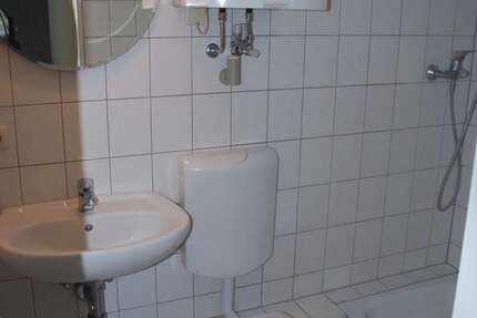 Wohnung Kiel Südfriedhof - 1 Zimmer, 16 m&sup2;, 320&euro; | Angebot:27303762