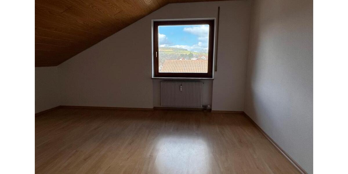 Dachgeschoßwohnung Engen - 3.5 Zimmer, 120 m&sup2;, 1.190&euro; | Angebot:26339973