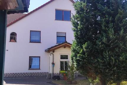 Renovierte 4-Raum-Dachgeschosswohnung mit Balkon ländlich gelegen in Audenhain 4 zimmer