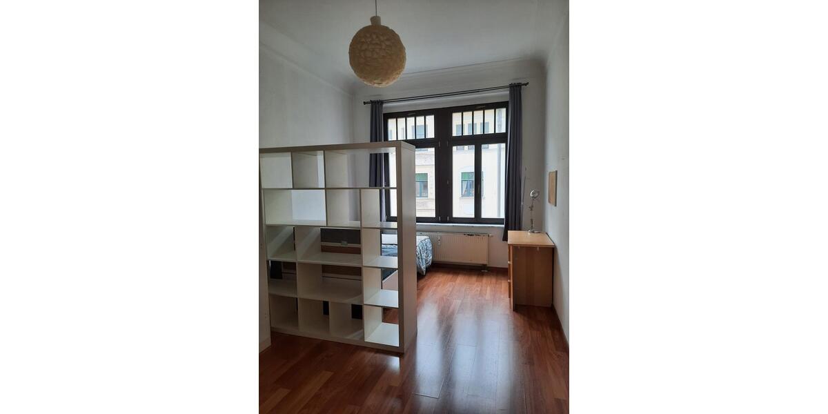 Etagenwohnung Zwickau - 5 Zimmer, 110 m&sup2;, 300&euro; | Angebot:26621406