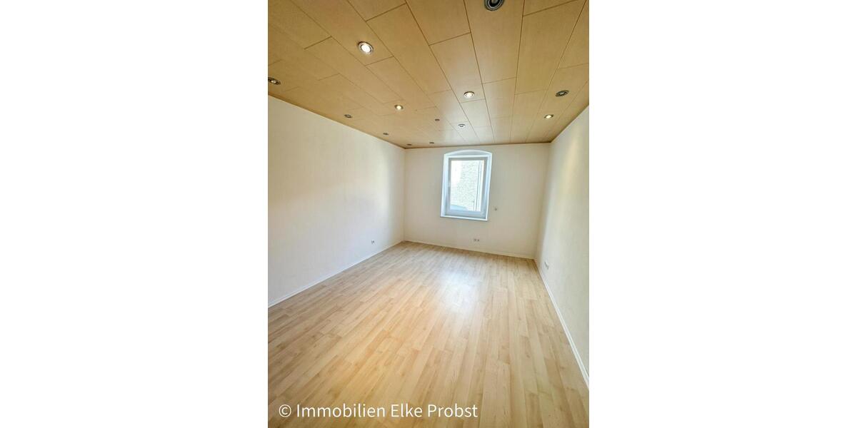 Etagenwohnung Waldmünchen - 3 Zimmer, 75 m&sup2;, 550&euro; | Angebot:26670319