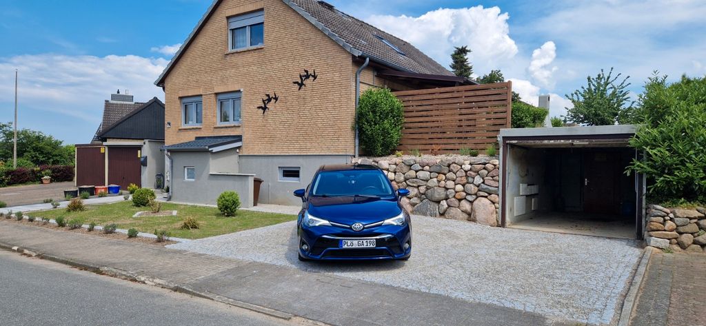 Toyota Avensis 132.000 km 11.500 &euro; Grebin 24329