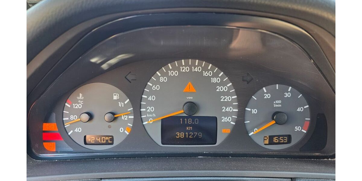 Mercedes-Benz E 320 381.265 km 2.900 &euro; Karlshagen 17449