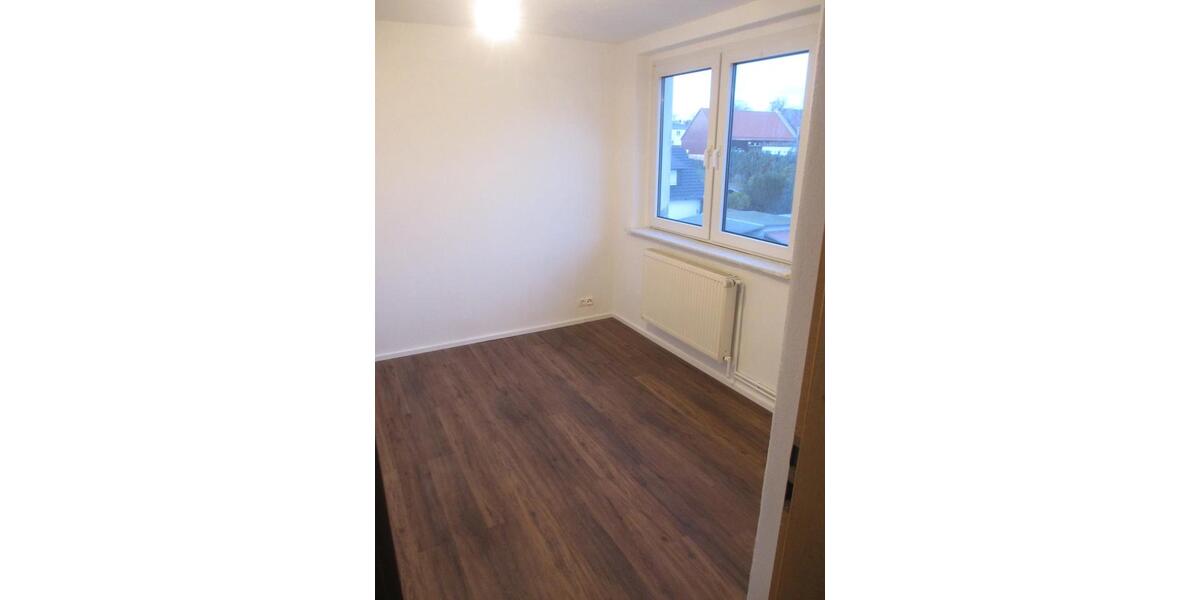 Dachgeschoßwohnung Aschersleben - 3 Zimmer, 70 m&sup2;, 40.000&euro; | Angebot:22415258