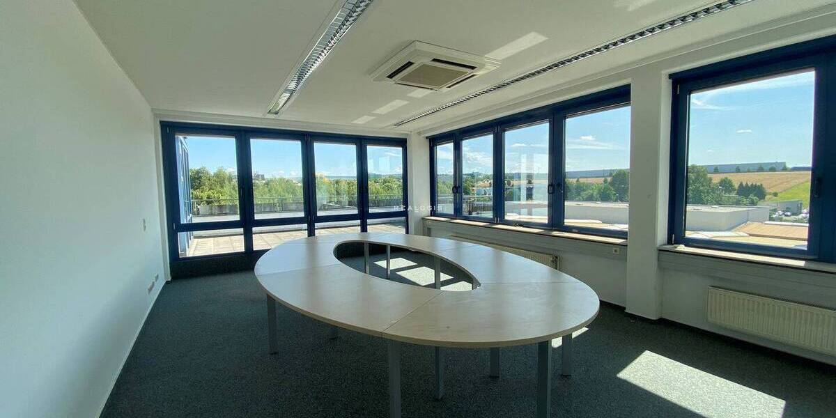 Baunatal, Fahrerunterkunft und Bürofläche direkt an der A49 mit ausreichend Parkfläche zu verkaufen zimmer